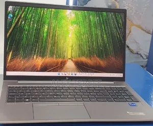 New Laptop HP ZBook Firefly G8 16GB Intel Core i7 SSD 512GB