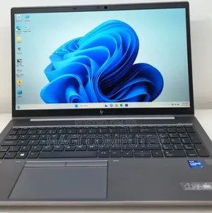New Laptop HP ZBook Firefly G8 16GB Intel Core i7 SSD 512GB