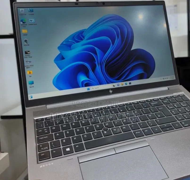 New Laptop HP ZBook Firefly G8 16GB Intel Core i7 SSD 512GB