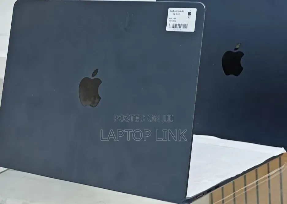 New Laptop Apple MacBook Air 2025 M4 16GB Apple M4 SSD 256GB