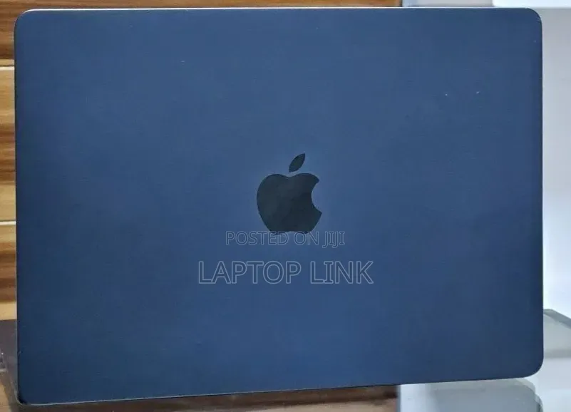 New Laptop Apple MacBook Air 2025 M4 16GB Apple M4 SSD 256GB