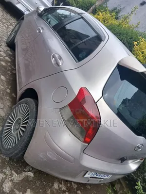 Toyota Yaris 2010 Silver