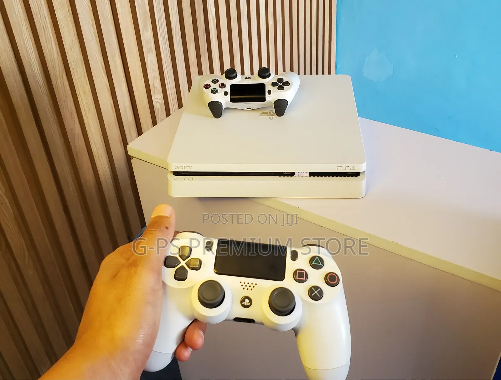 PlayStation 4 Slim Clean Condition | 2 Original Joystick