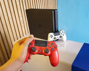 PS4 Slim Model ንፁህ እና ተፈትኖ የቀረበ