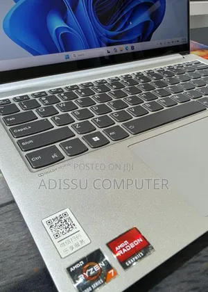 New Laptop Lenovo 16GB AMD Ryzen 7 SSD 512GB