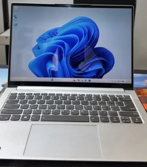 New Laptop Lenovo 16GB AMD Ryzen 7 SSD 512GB