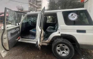 Toyota Land Cruiser 2017 White