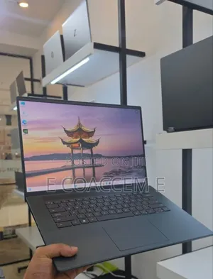 New Laptop Dell 16GB Intel Core i7 SSD 512GB