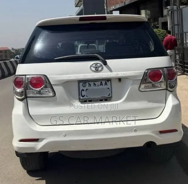 Toyota Fortuner 2012 White