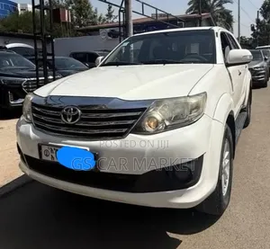 Toyota Fortuner 2012 White