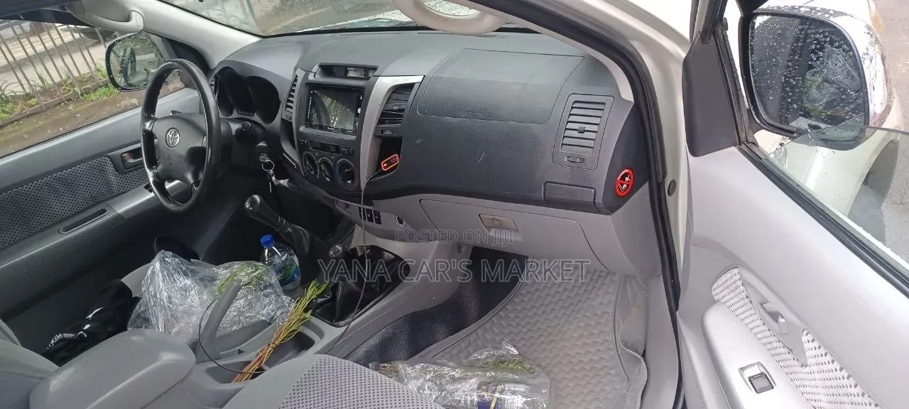 Toyota Hilux 2006 Green
