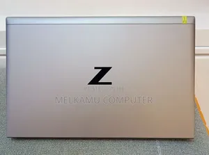 New Laptop HP ZBook Firefly G8 16GB Intel Core i7 SSD 512GB