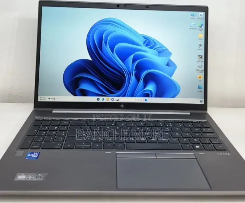 New Laptop HP ZBook Firefly G8 16GB Intel Core i7 SSD 512GB