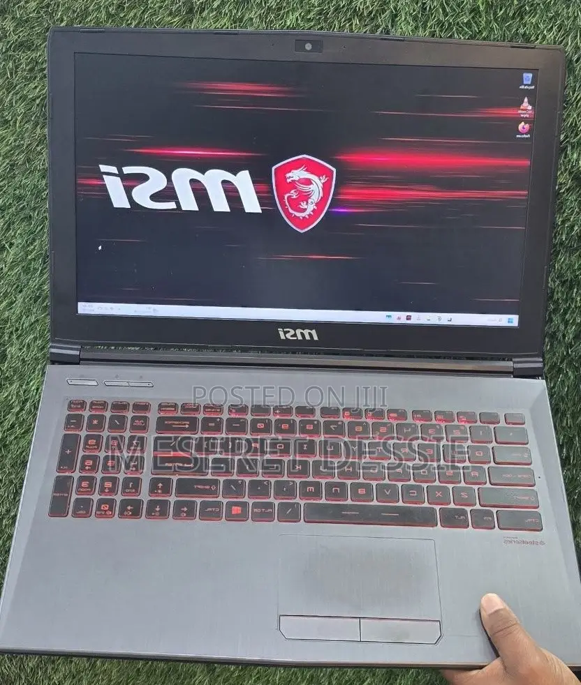 New Laptop MSI 16GB Intel Core i5 SSD 256GB