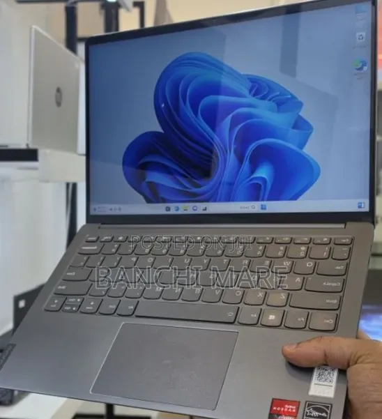 New Laptop Lenovo Ideapad 3 16GB AMD Ryzen 7 SSD 512GB
