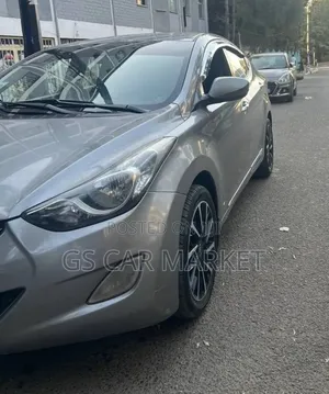Hyundai Avante 2012 Silver