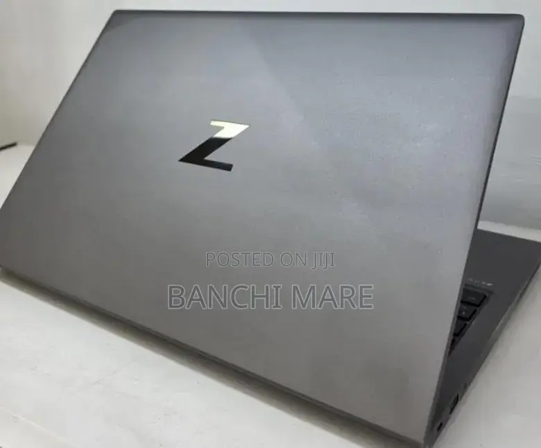 New Laptop HP ZBook Firefly G8 16GB Intel Core i7 SSD 512GB