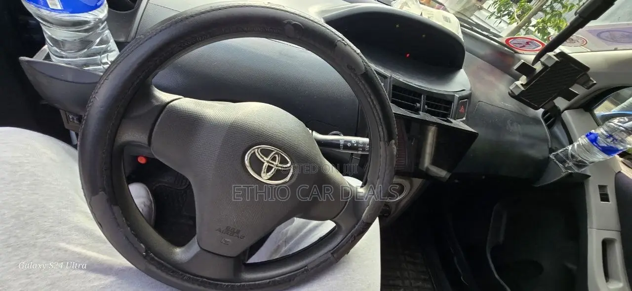Toyota Yaris 2010 Blue