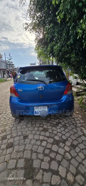 Toyota Yaris 2010 Blue