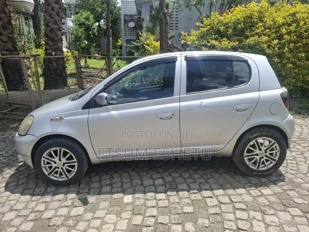 Toyota Vitz 2001 Silver