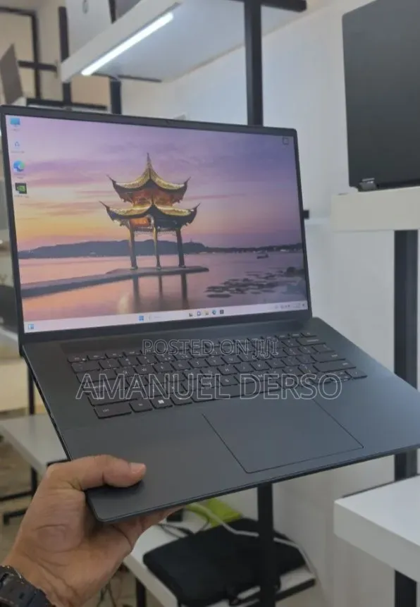 New Laptop Dell XPS 15 16GB Intel Core i7 SSD 512GB