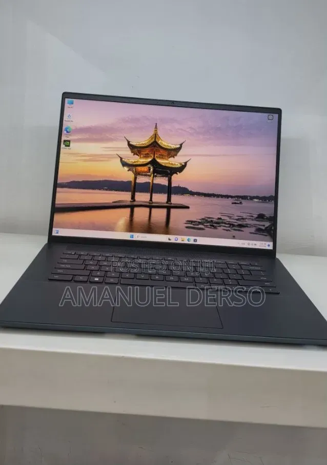 New Laptop Dell XPS 15 16GB Intel Core i7 SSD 512GB