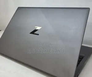 New Laptop HP ZBook Firefly G8 16GB Intel Core i7 SSD 512GB