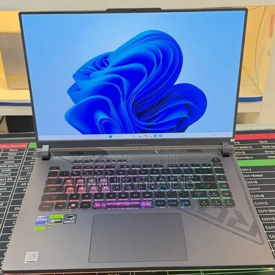 New Laptop Asus ROG Strix G15 16GB Intel Core i9 SSD 1T
