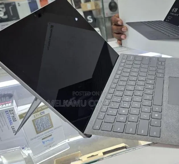 New Laptop Microsoft Surface Pro 5 8GB Intel Core i5 SSD 128GB