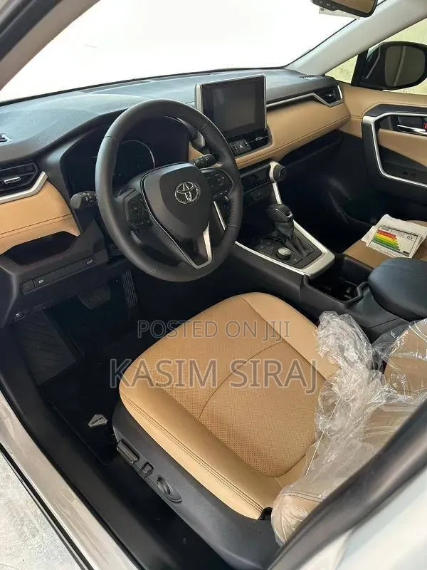 Toyota RAV4 2023 Gray