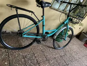 Bicycle With Front Basket Cargo Rack – Great Condition