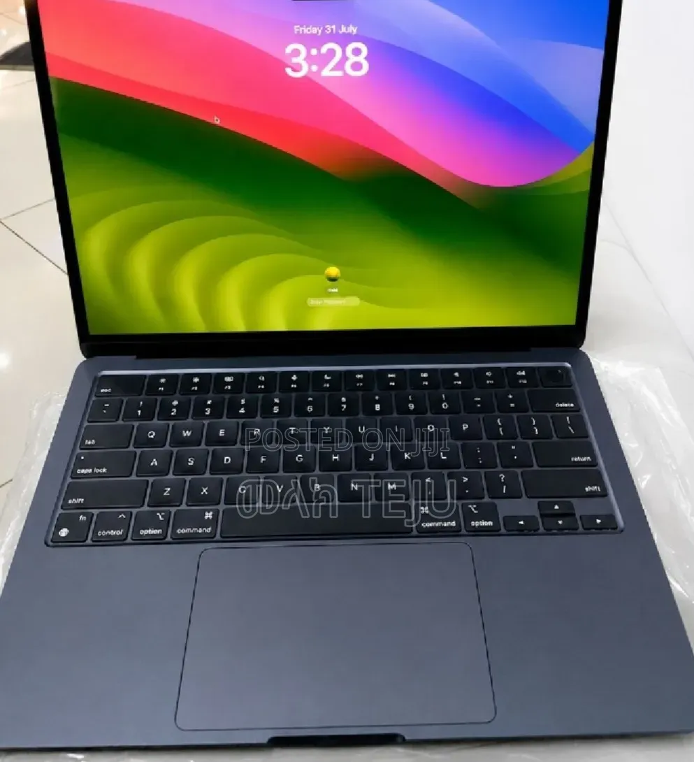 New Laptop Apple MacBook Air 2022 M2 8GB Apple M2 SSD 512GB
