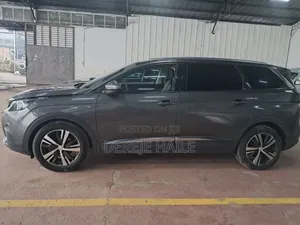 Peugeot 5008 2019 Gray