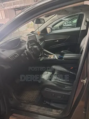 Peugeot 5008 2019 Gray