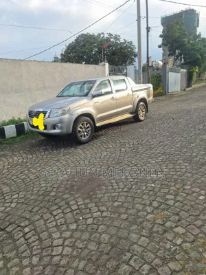 Toyota Hilux 2015 Silver