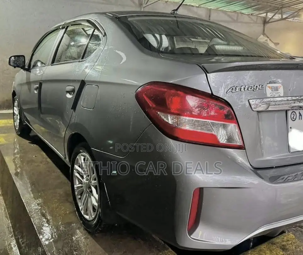 Mitsubishi Attrage 2022 Gray