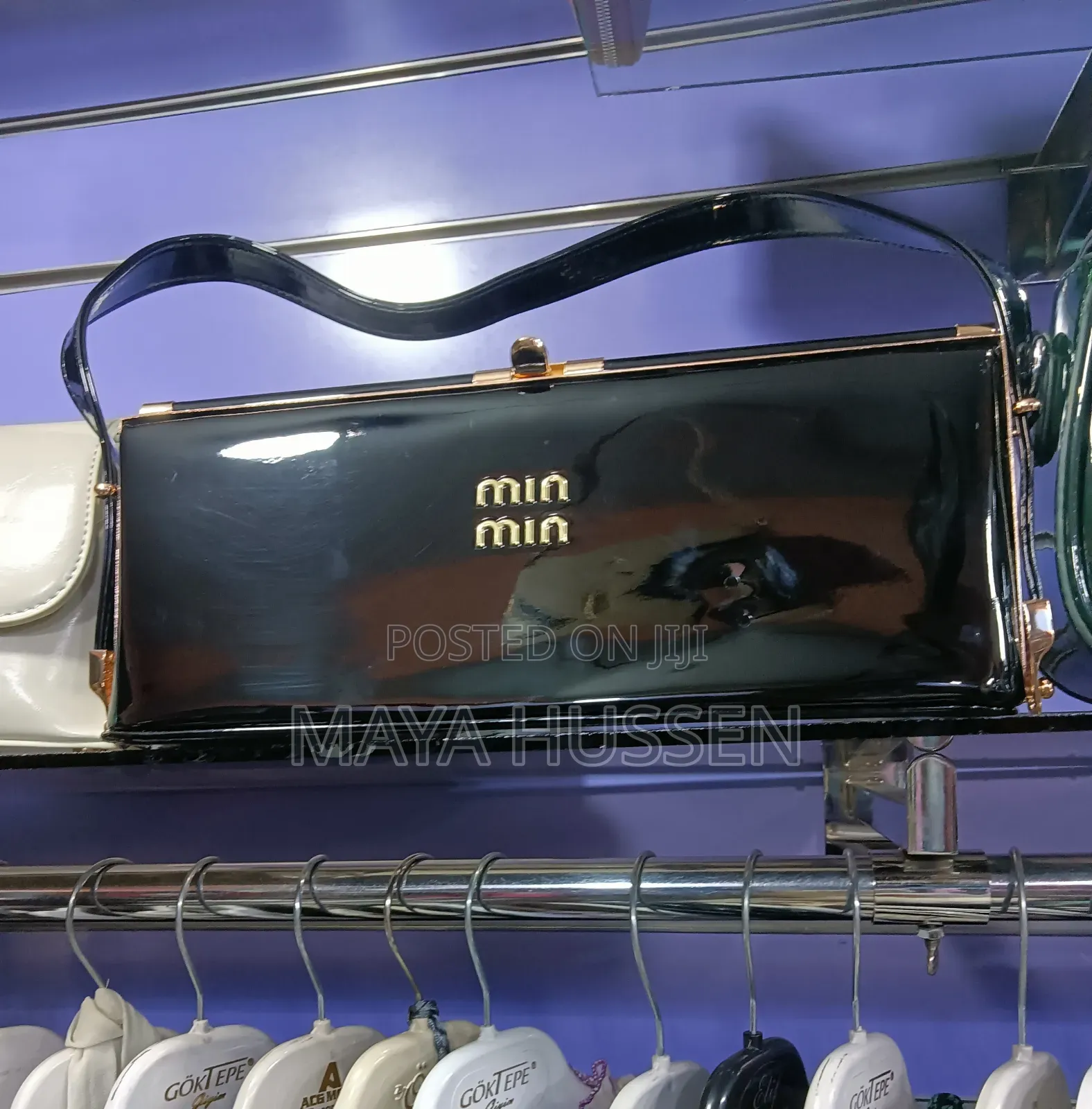 Leather Shoulder Bag / Structured Frame Clutch