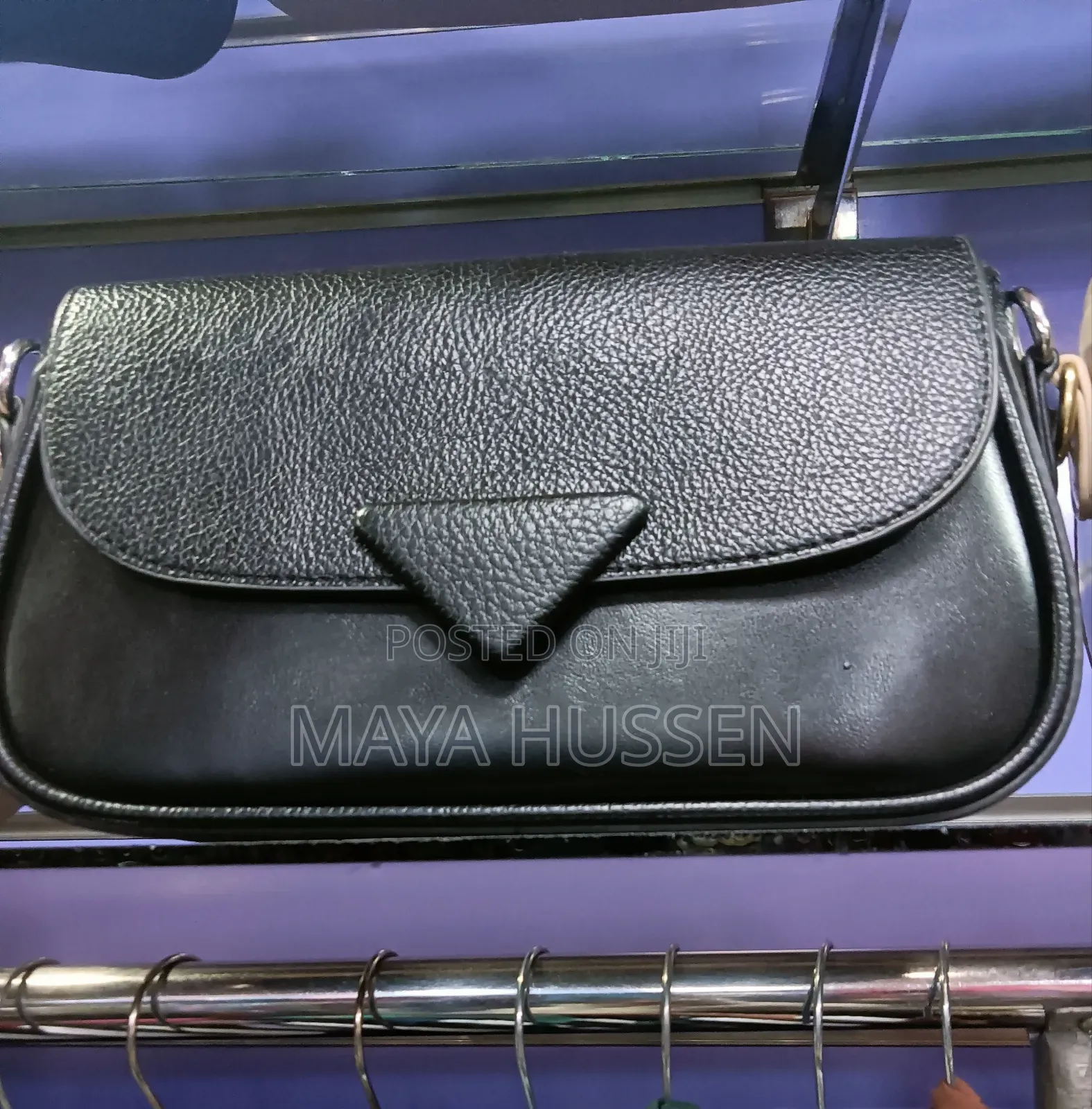 Stylish Textured Black Leather Flap Shoulder Bag / Crossbody