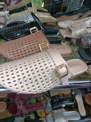 Stylish Woven Cut-Out Mule Clogs With Gold Buckle Accent