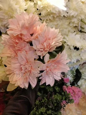 Artificial Flowers (አበባዎች)