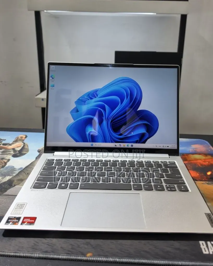New Laptop Lenovo IdeaPad 720S 16GB AMD Ryzen 7 SSD 512GB