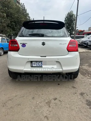Suzuki Swift 2022 White