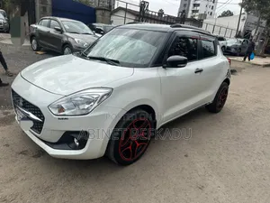 Suzuki Swift 2022 White