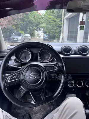 Suzuki Swift 2021 Silver