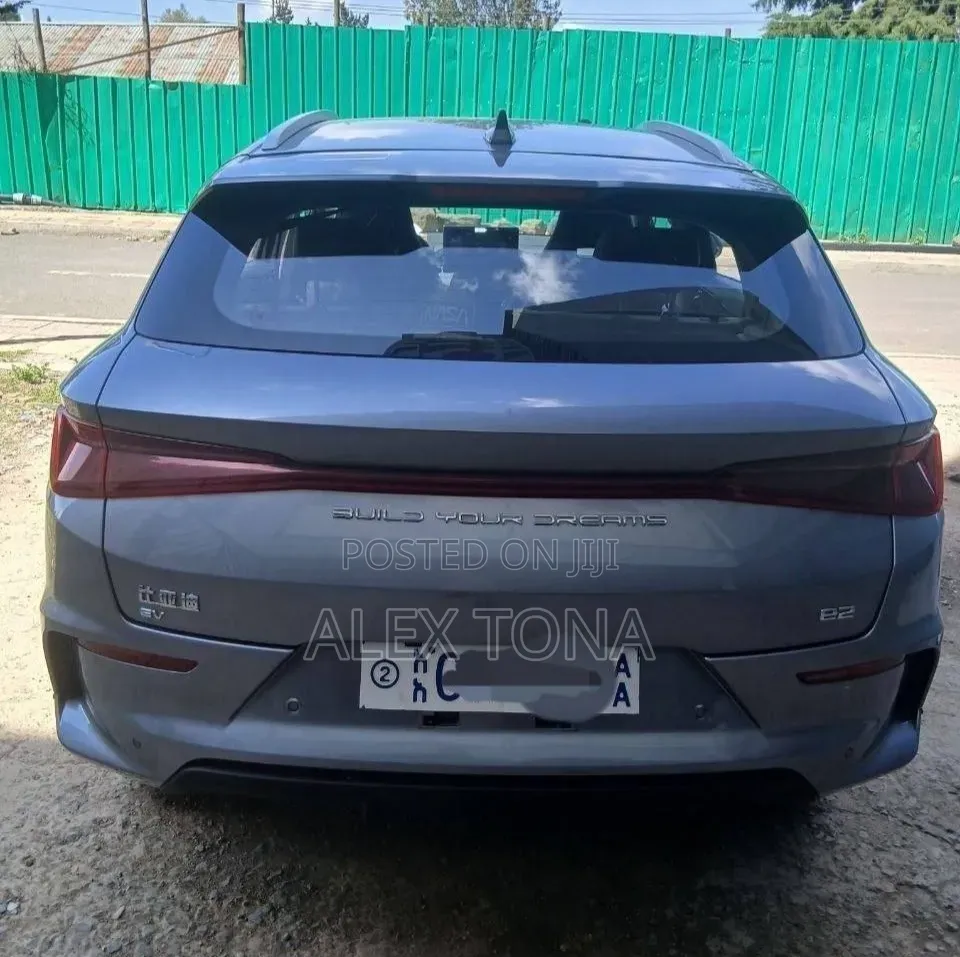 BYD E2 43 kWh 94 hp FWD 2025 Gray