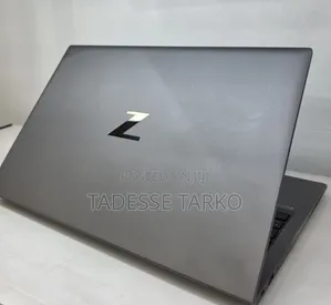 New Laptop HP ZBook Firefly G8 16GB Intel Core i7 SSD 512GB
