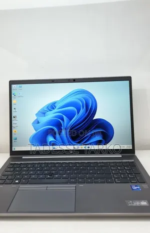 New Laptop HP ZBook Firefly G8 16GB Intel Core i7 SSD 512GB