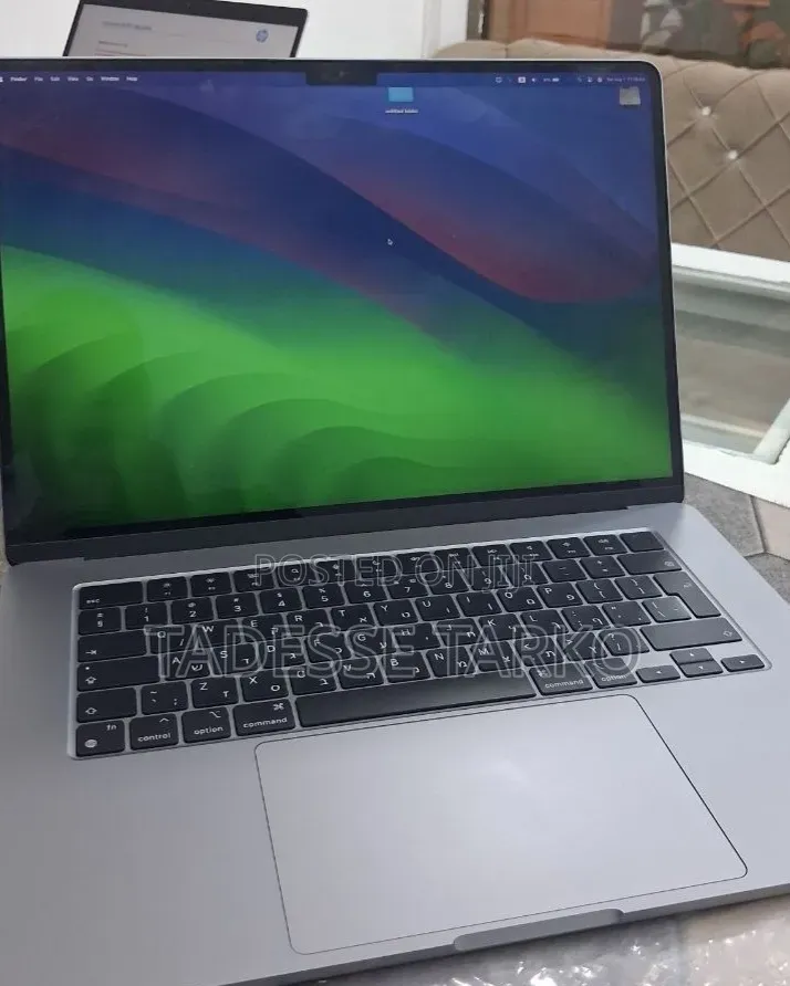 New Laptop Apple MacBook Air 2024 M3 8GB Apple M3 SSD 512GB