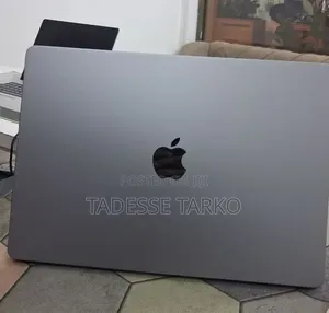 New Laptop Apple MacBook Air 2024 M3 8GB Apple M3 SSD 512GB
