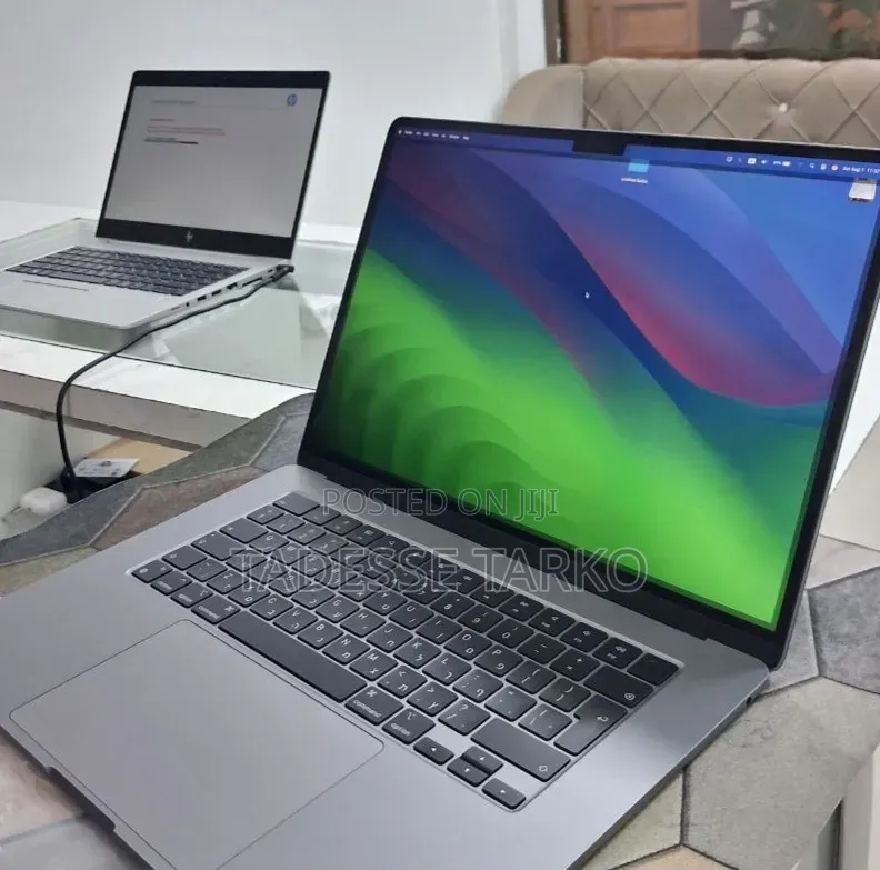 New Laptop Apple MacBook Air 2024 M3 8GB Apple M3 SSD 512GB